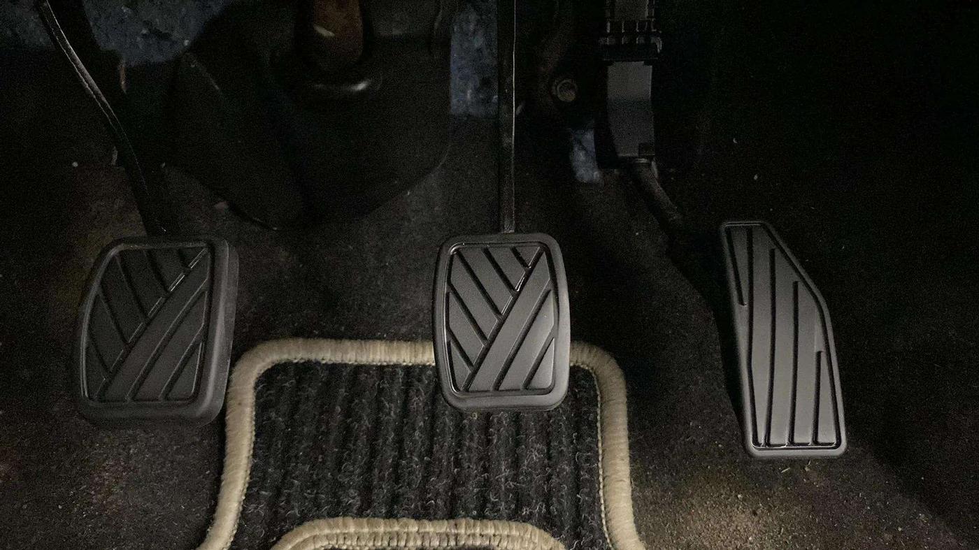 2021 Maruti Swift VXI, Petrol, Manual, 22,735 km, Pedals