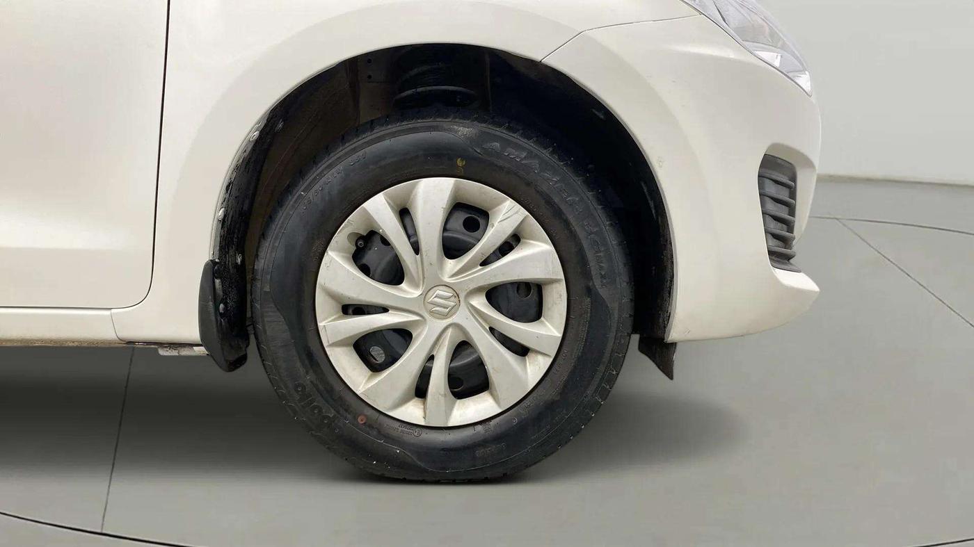 2021 Maruti Swift VXI, Petrol, Manual, 22,735 km, Right Front Wheel