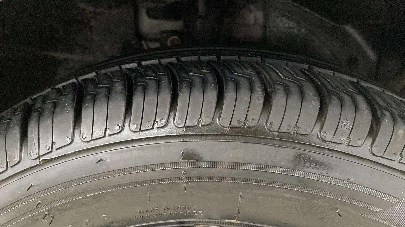 2018 Ford FREESTYLE TREND 1.2 PETROL, Petrol, Manual, 27,548 km, Right Front Tyre Tread