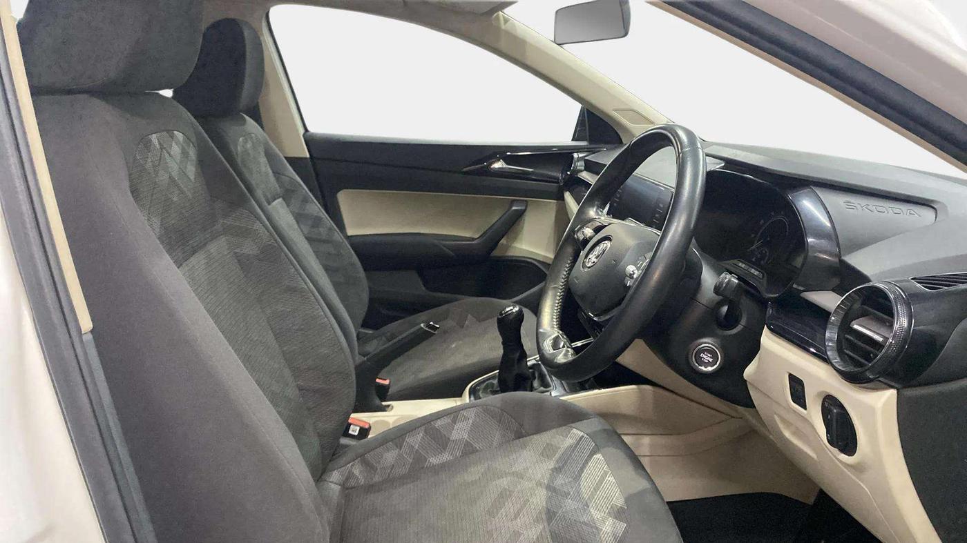 2023 Skoda SLAVIA AMBITION 1.0L TSI MT, Petrol, Manual, 27,861 km, Right Side Front Door Cabin