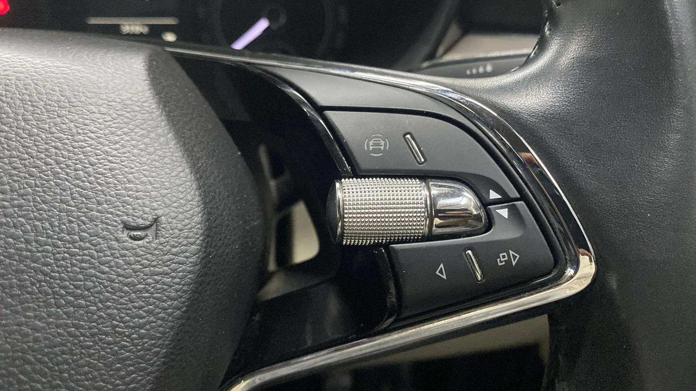 2023 Skoda SLAVIA AMBITION 1.0L TSI MT, Petrol, Manual, 27,861 km, Adaptive Cruise Control