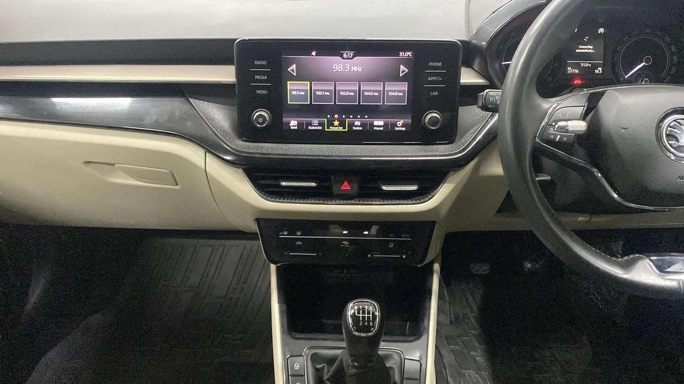 2023 Skoda SLAVIA AMBITION 1.0L TSI MT, Petrol, Manual, 27,861 km, Air Conditioner