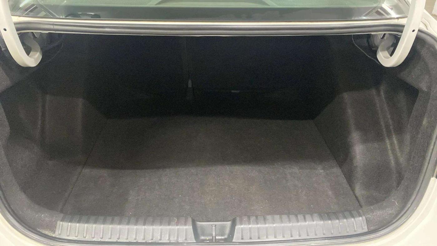 2023 Skoda SLAVIA AMBITION 1.0L TSI MT, Petrol, Manual, 27,861 km, Boot Open Zoomed View