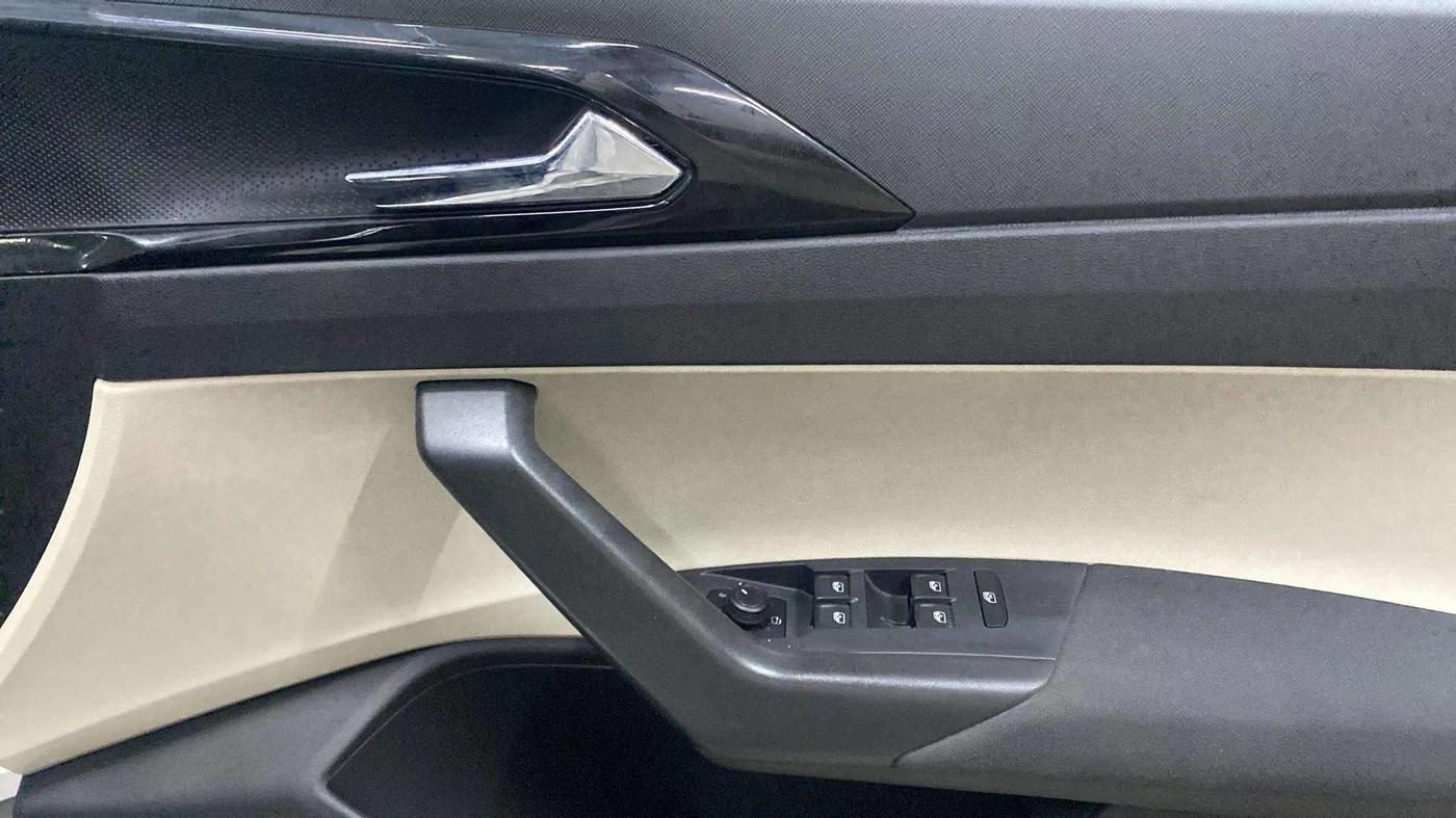 2023 Skoda SLAVIA AMBITION 1.0L TSI MT, Petrol, Manual, 27,861 km, Driver Side Door Panels Control