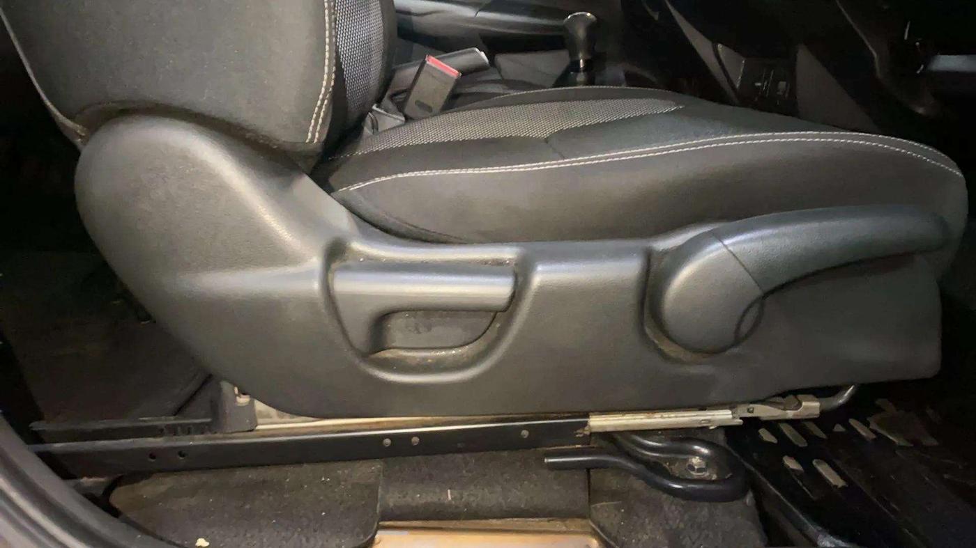 2017 Honda WR-V 1.5L I-DTEC VX MT, Diesel, Manual, 73,807 km, Driver Side Adjustment Panel