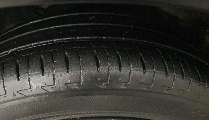 2019 Maruti IGNIS DELTA 1.2, Petrol, Manual, 70,208 km, Right Front Tyre Tread