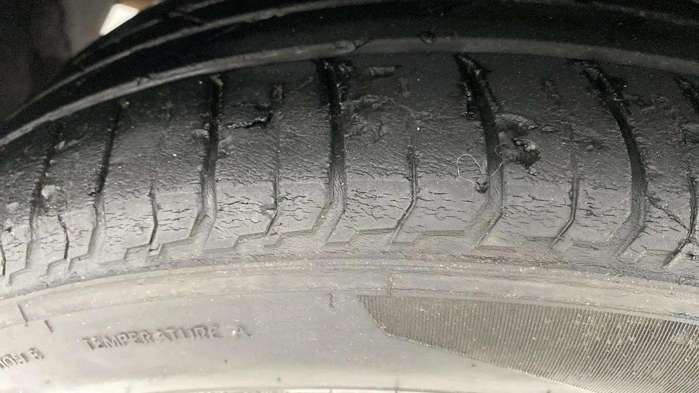 2021 Hyundai NEW I20 ASTA 1.2 MT, Petrol, Manual, 35,232 km, Right Rear Tyre Tread