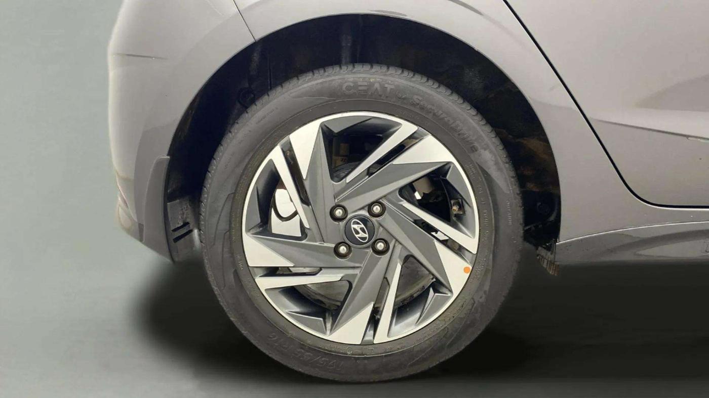 2021 Hyundai NEW I20 ASTA 1.2 MT, Petrol, Manual, 35,232 km, Right Rear Wheel