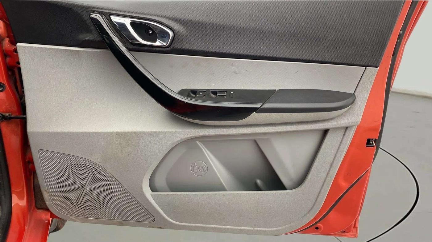 2020 Tata Tiago XZA PLUS PETROL, Petrol, Automatic, 38,243 km, Driver Side Door Panels Control