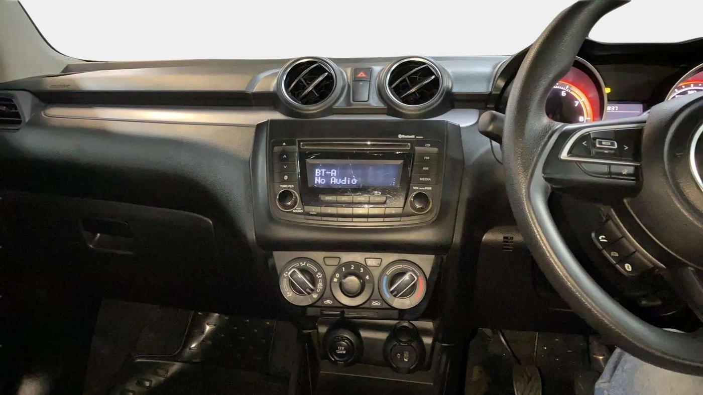 2024 Maruti Swift VXi, Petrol, Manual, 22,850 km, Air Conditioner
