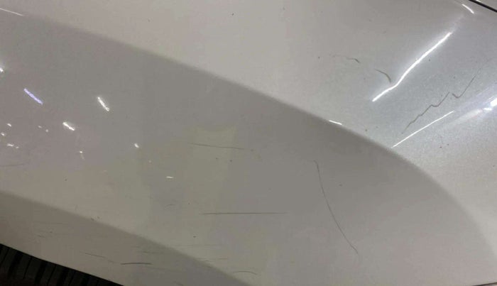 2018 Renault Duster RXS CVT, Petrol, Automatic, 77,339 km, Right fender - Slightly dented