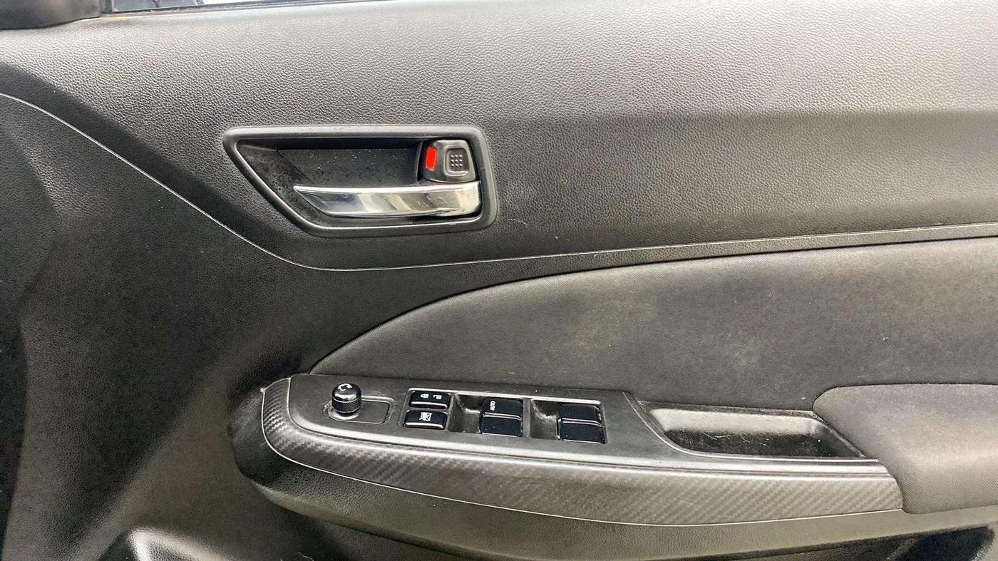 2020 Maruti Swift VXI AMT, Petrol, Automatic, 73,905 km, Driver Side Door Panels Control