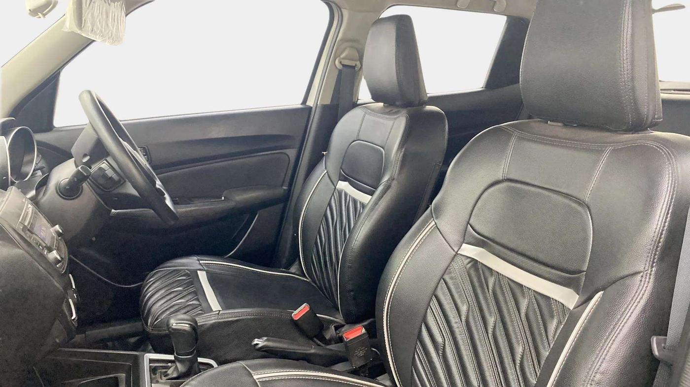 2020 Maruti Swift VXI AMT, Petrol, Automatic, 73,905 km, Right Side Front Door Cabin