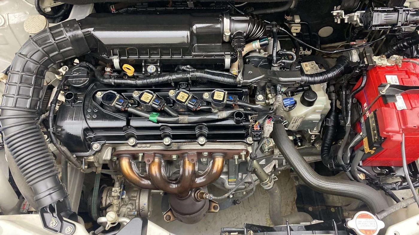 2020 Maruti Swift VXI AMT, Petrol, Automatic, 73,905 km, Engine View