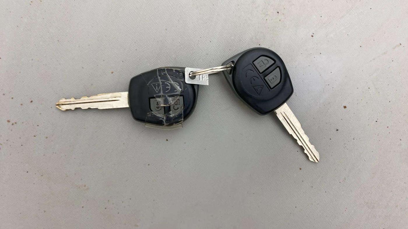 2020 Maruti Swift VXI AMT, Petrol, Automatic, 73,905 km, Key Close Up