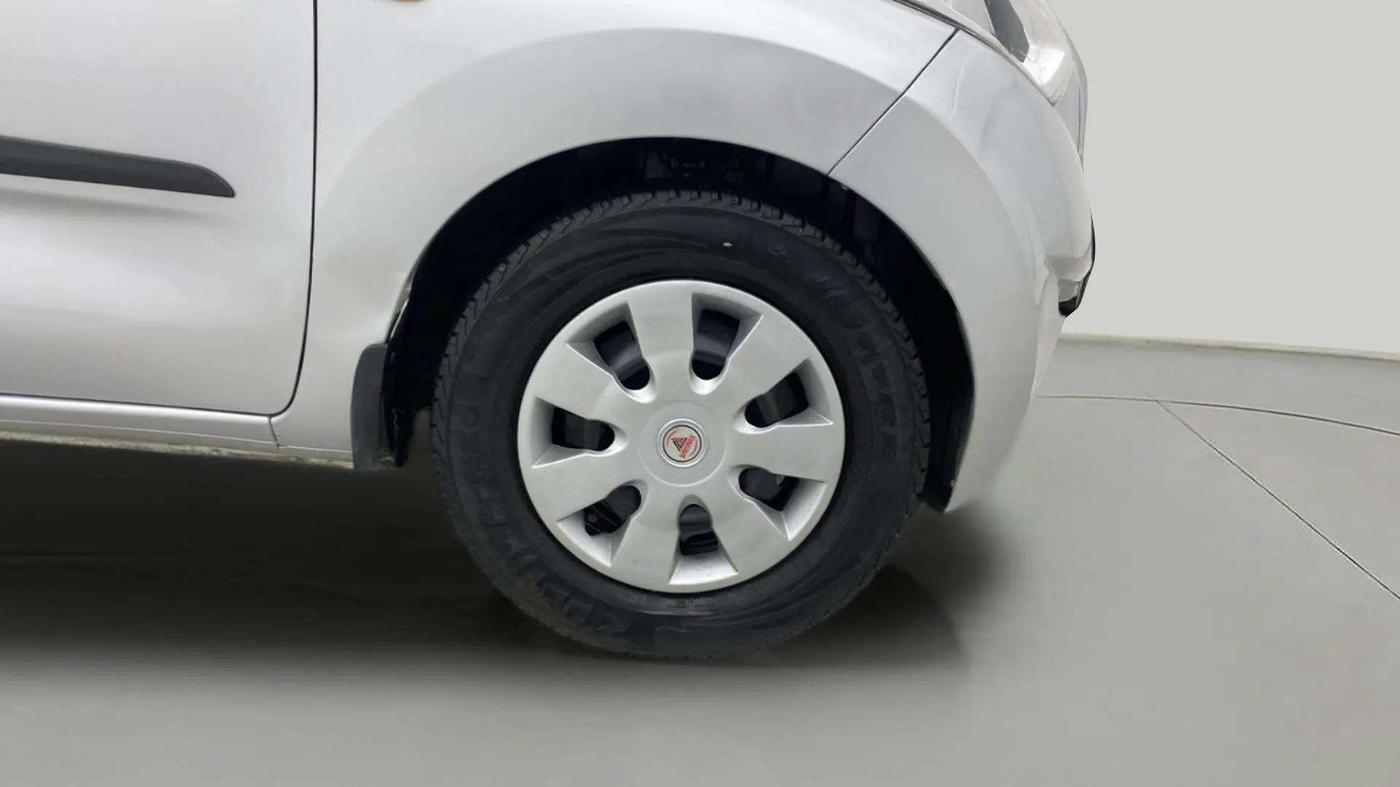 2019 Datsun Redi Go S 1.0, Petrol, Manual, 92,782 km, Right Front Wheel