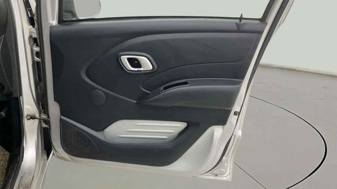 2019 Datsun Redi Go S 1.0, Petrol, Manual, 92,782 km, Driver Side Door Panels Control