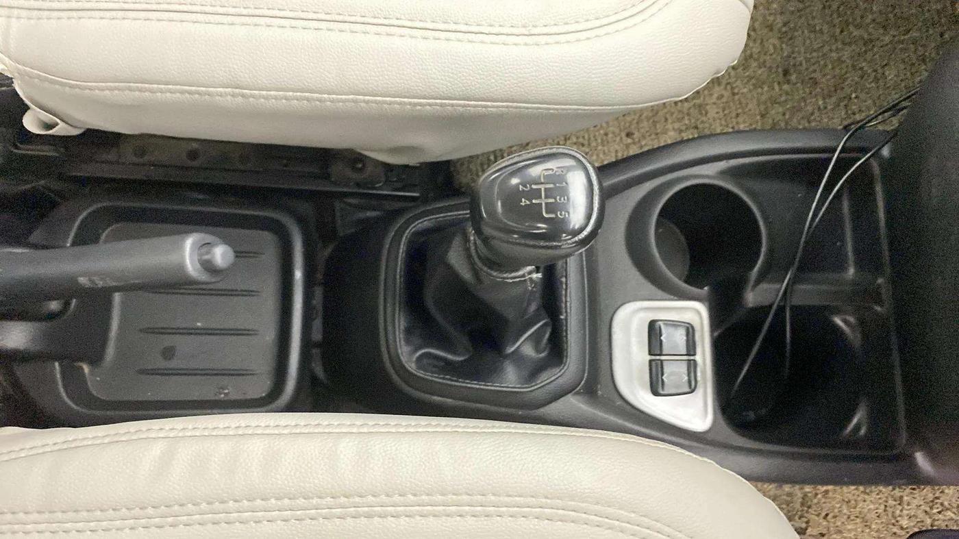 2019 Datsun Redi Go S 1.0, Petrol, Manual, 92,782 km, Gear Lever