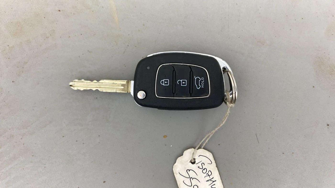 2021 Hyundai VENUE S 1.0 TURBO IMT, Petrol, Manual, 72,791 km, Key Close Up