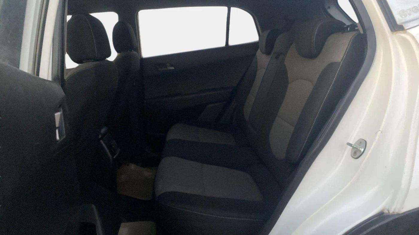 2016 Hyundai Creta SX PLUS 1.6 PETROL, Petrol, Manual, 75,053 km, Right Side Rear Door Cabin