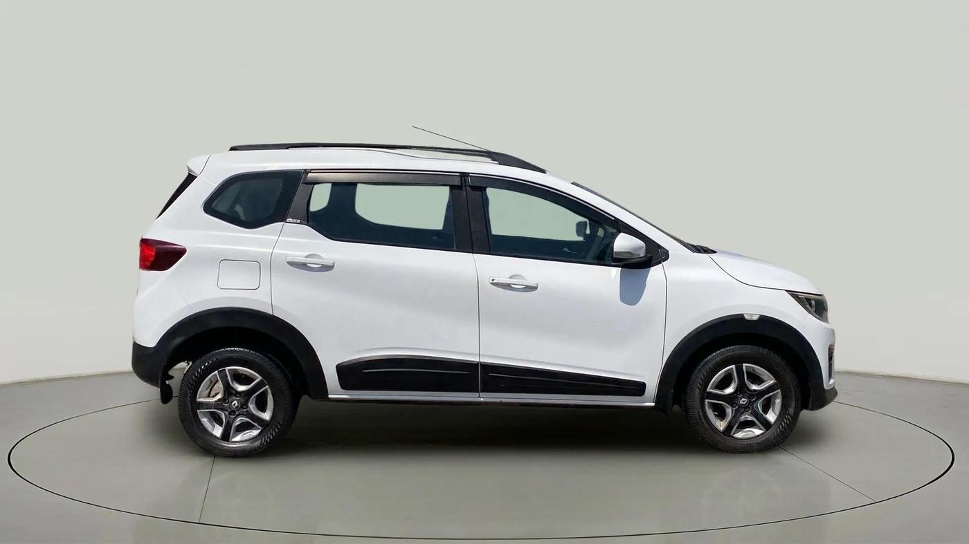 2019 Renault TRIBER RXZ, Petrol, Manual, 47,495 km, Right Side View