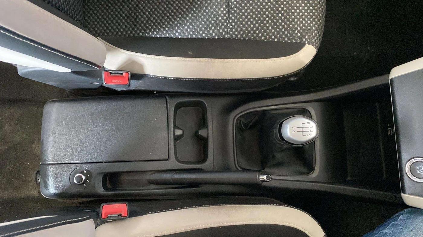 2019 Renault TRIBER RXZ, Petrol, Manual, 47,495 km, Gear Lever