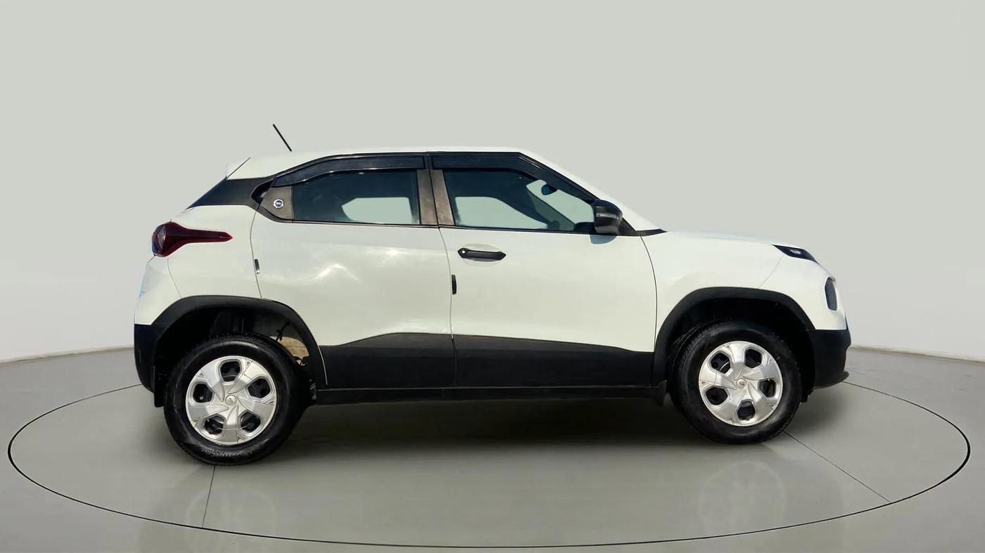 2023 Tata PUNCH PURE RHYTHM PACK MT, Petrol, Manual, 30,629 km, Right Side View