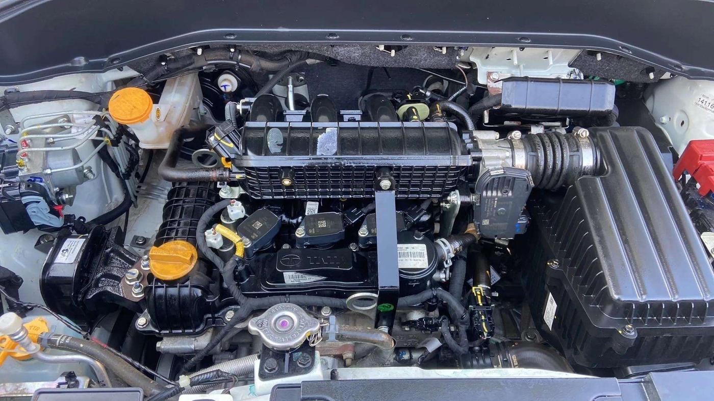 2023 Tata PUNCH PURE RHYTHM PACK MT, Petrol, Manual, 30,629 km, Open Bonet