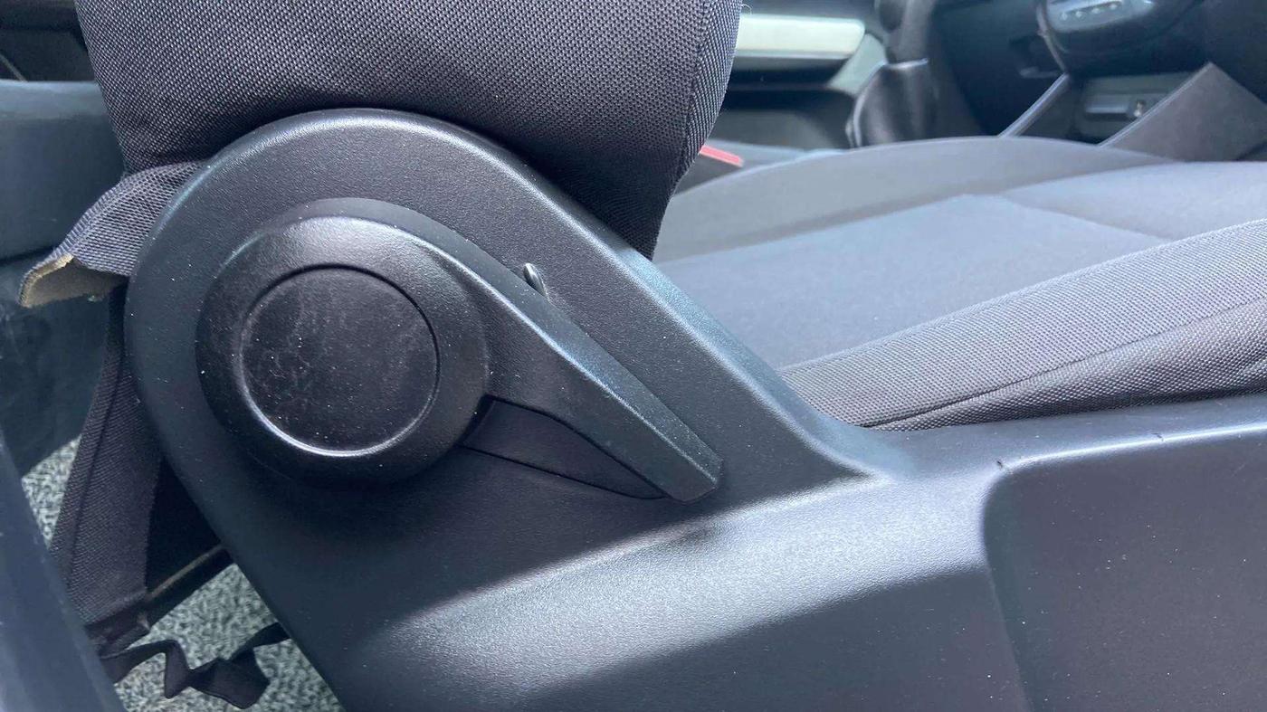 2023 Tata PUNCH PURE RHYTHM PACK MT, Petrol, Manual, 30,629 km, Driver Side Adjustment Panel