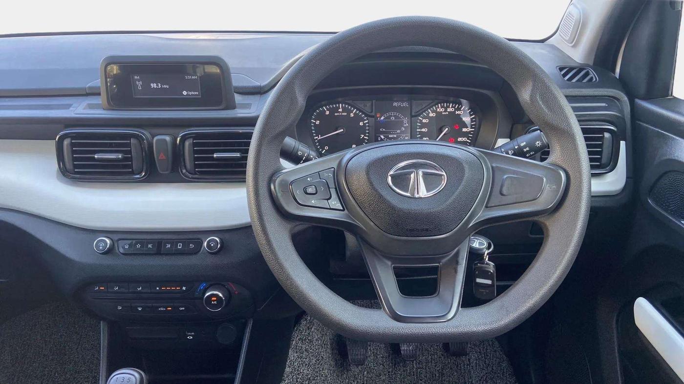 2023 Tata PUNCH PURE RHYTHM PACK MT, Petrol, Manual, 30,629 km, Steering Wheel Close Up