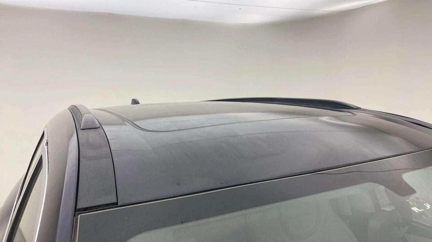 2022 Mahindra XUV700 AX 5 P AT 5 STR, Petrol, Automatic, 11,921 km, Roof