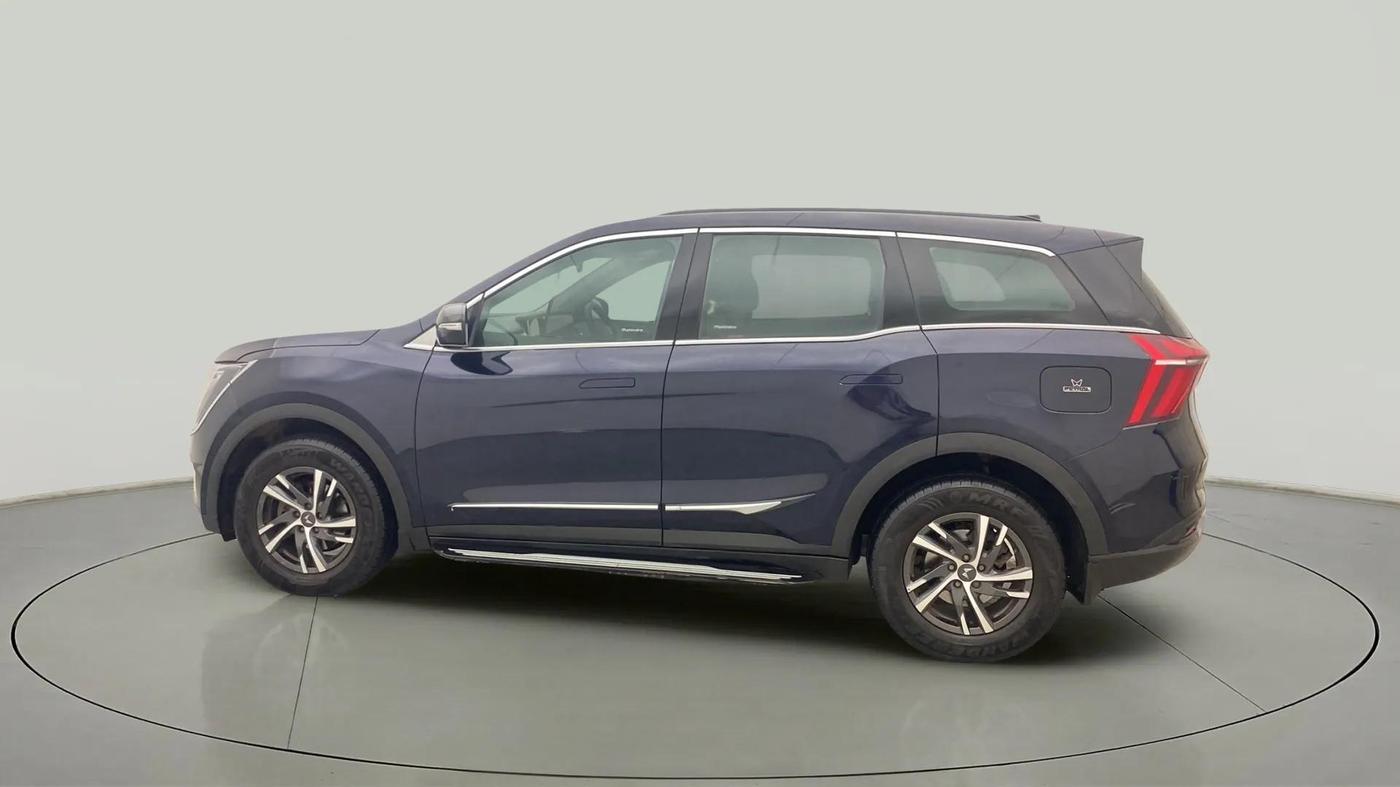 2022 Mahindra XUV700 AX 5 P AT 5 STR, Petrol, Automatic, 11,921 km, Left Side