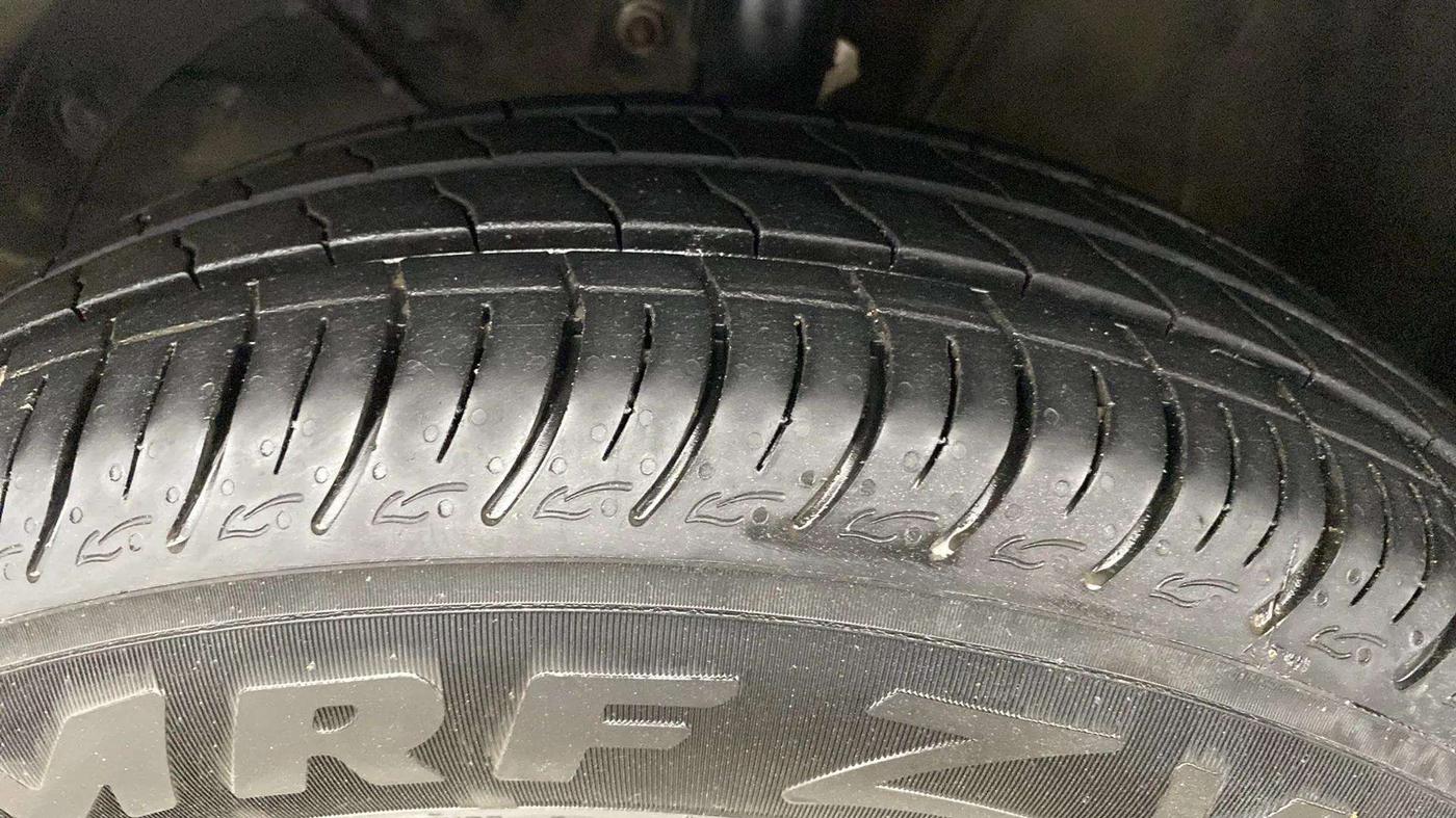 2018 Maruti Baleno DELTA PETROL 1.2, Petrol, Manual, 95,188 km, Left Front Tyre Tread