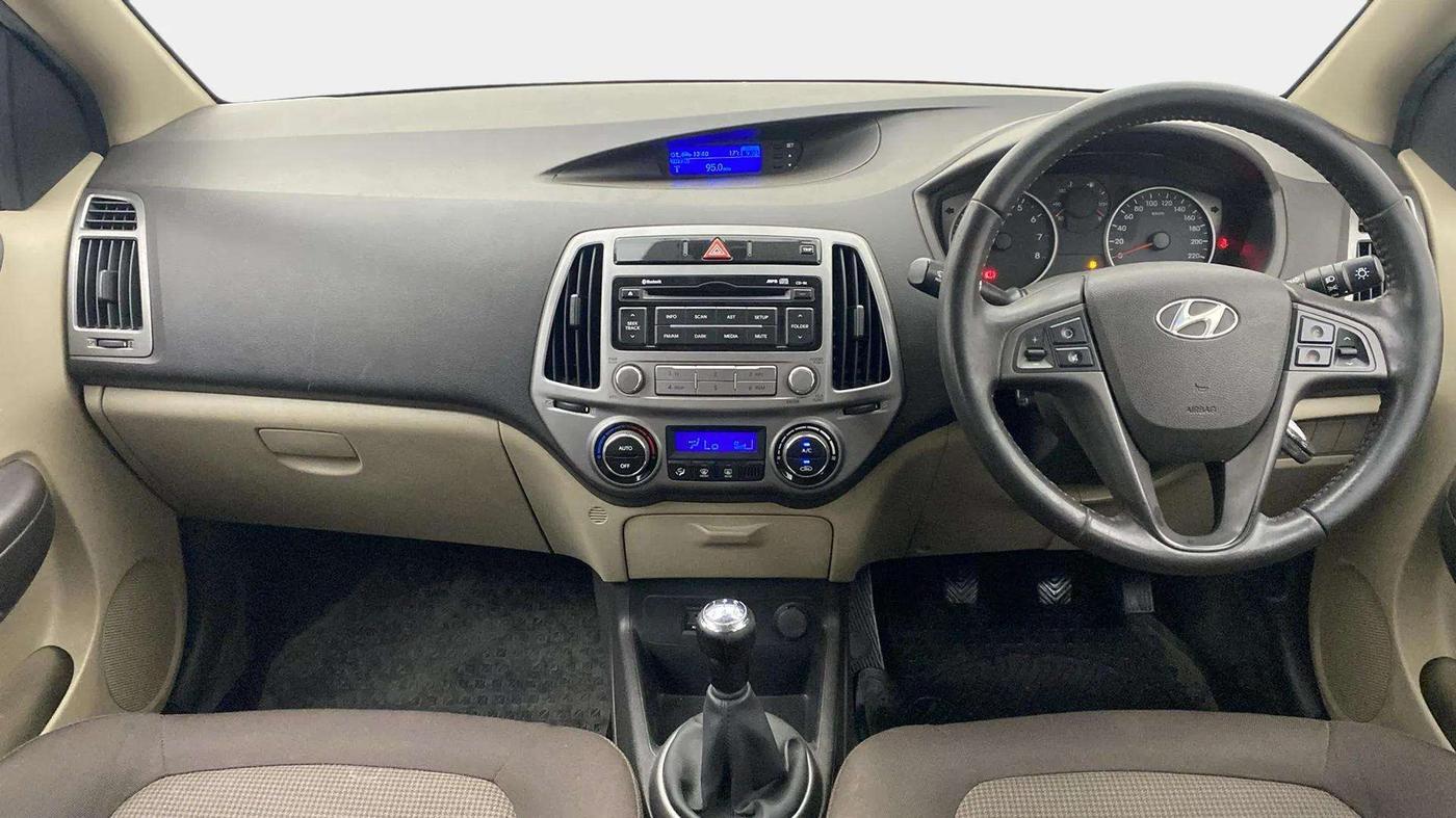 2014 Hyundai i20 SPORTZ 1.2, Petrol, Manual, 31,416 km, Dashboard