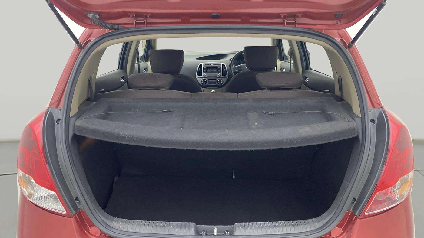 2014 Hyundai i20 SPORTZ 1.2, Petrol, Manual, 31,416 km, Boot Inside