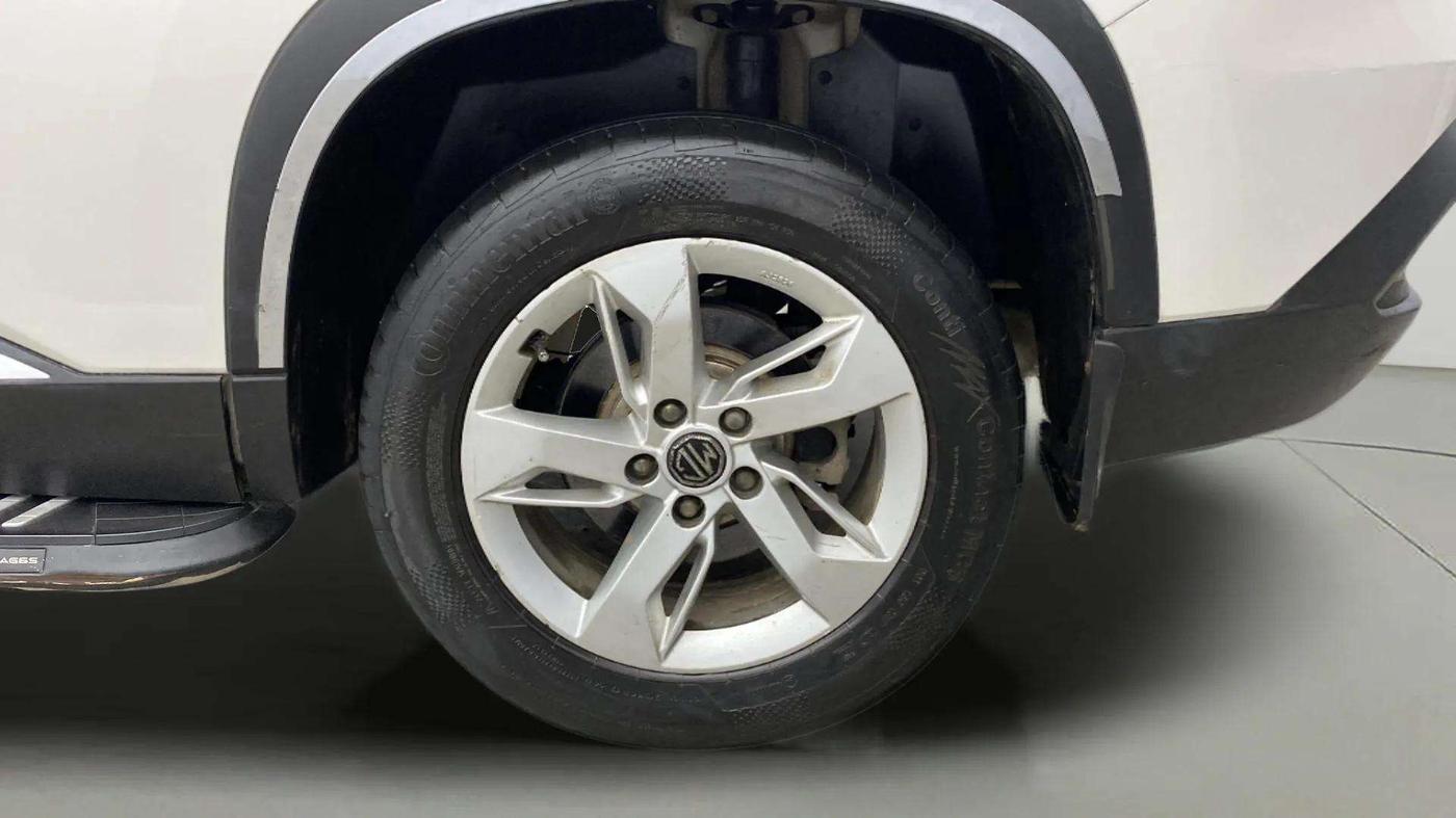 2021 MG HECTOR SUPER HYBRID 1.5 PETROL, Petrol, Manual, 31,943 km, Left Rear Wheel