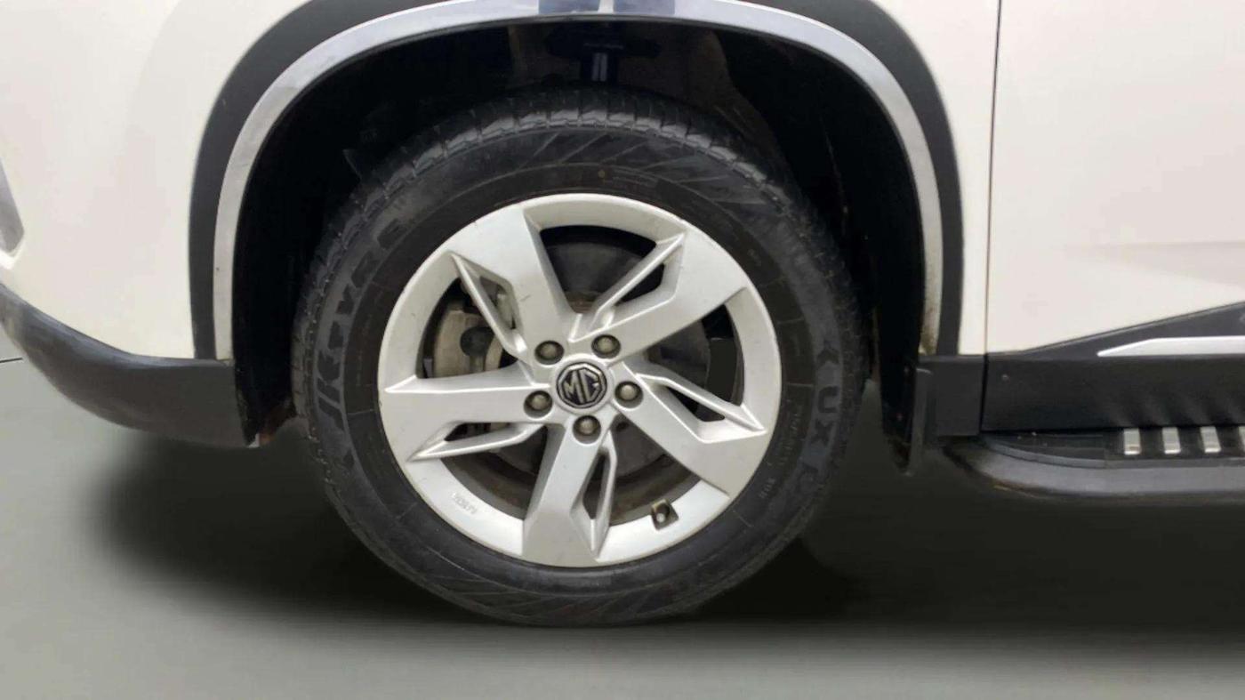 2021 MG HECTOR SUPER HYBRID 1.5 PETROL, Petrol, Manual, 31,943 km, Left Front Wheel
