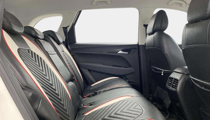 2021 MG HECTOR SUPER HYBRID 1.5 PETROL, Petrol, Manual, 31,883 km, Right Side Rear Door Cabin