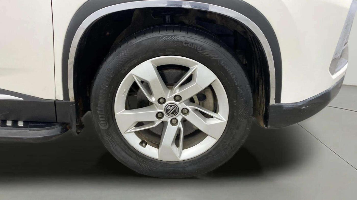 2021 MG HECTOR SUPER HYBRID 1.5 PETROL, Petrol, Manual, 31,943 km, Right Front Wheel
