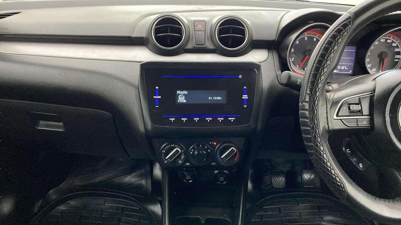 2023 Maruti Swift VXI, Petrol, Manual, 70,372 km, Air Conditioner
