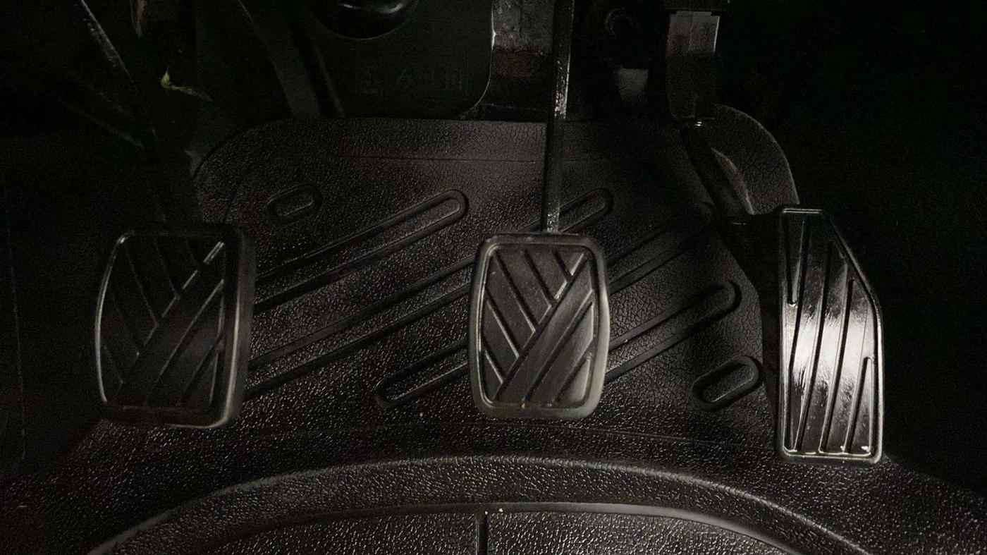 2023 Maruti Swift VXI, Petrol, Manual, 70,372 km, Pedals