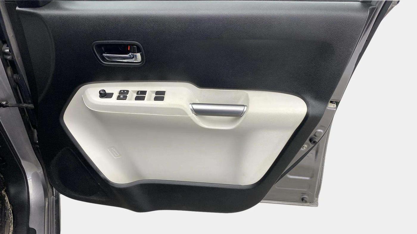 2023 Maruti IGNIS DELTA 1.2, Petrol, Manual, 27,287 km, Driver Side Door Panels Control