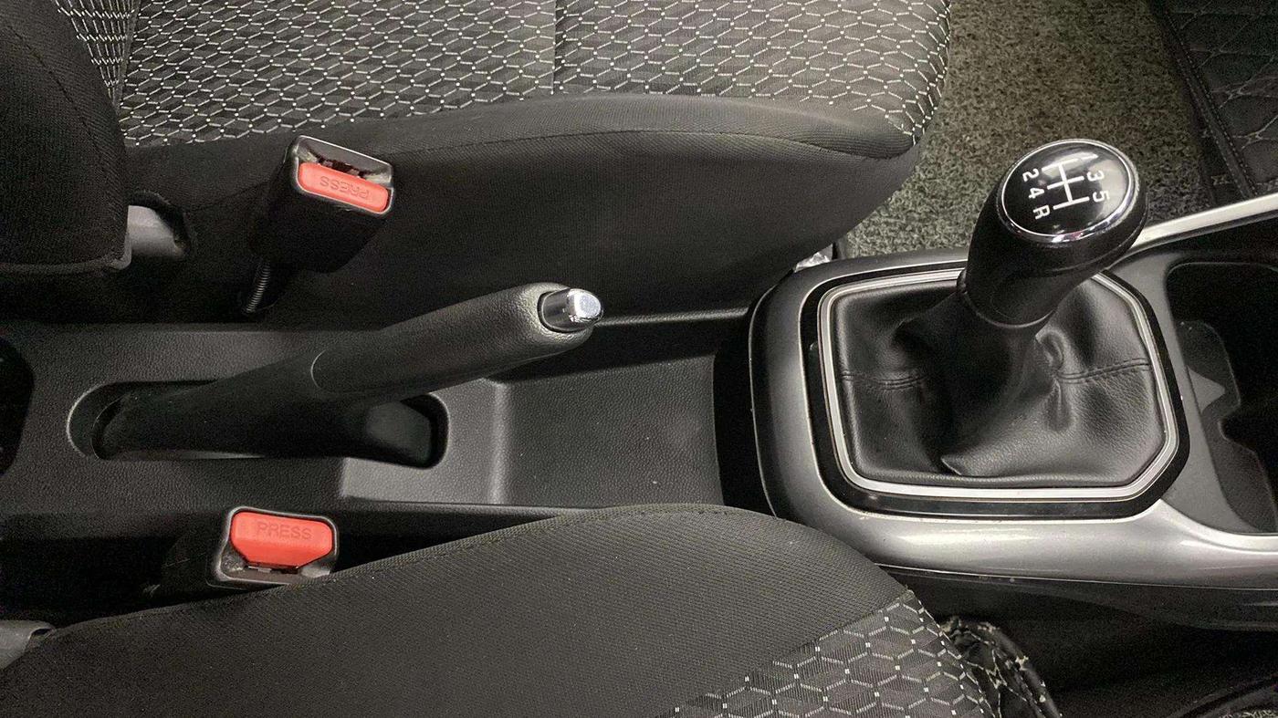 2023 Maruti IGNIS DELTA 1.2, Petrol, Manual, 27,287 km, Gear Lever