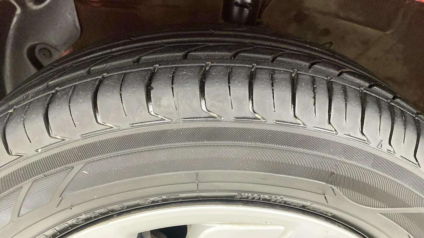 2019 Hyundai NEW SANTRO SPORTZ AMT, CNG, Automatic, 53,874 km, Left Front Tyre Tread