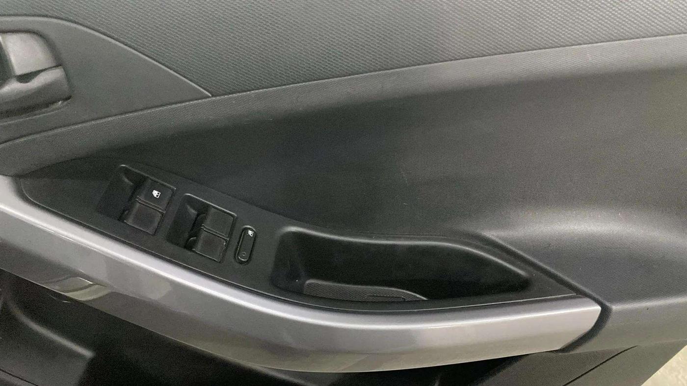 2021 Tata NEXON XM SUNROOF PETROL, Petrol, Manual, 26,863 km, Driver Side Door Panels Control