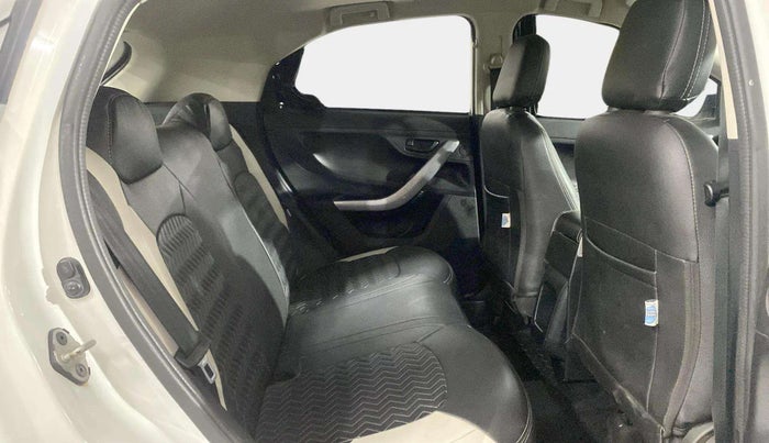 2021 Tata NEXON XM SUNROOF PETROL, Petrol, Manual, 26,798 km, Right Side Rear Door Cabin