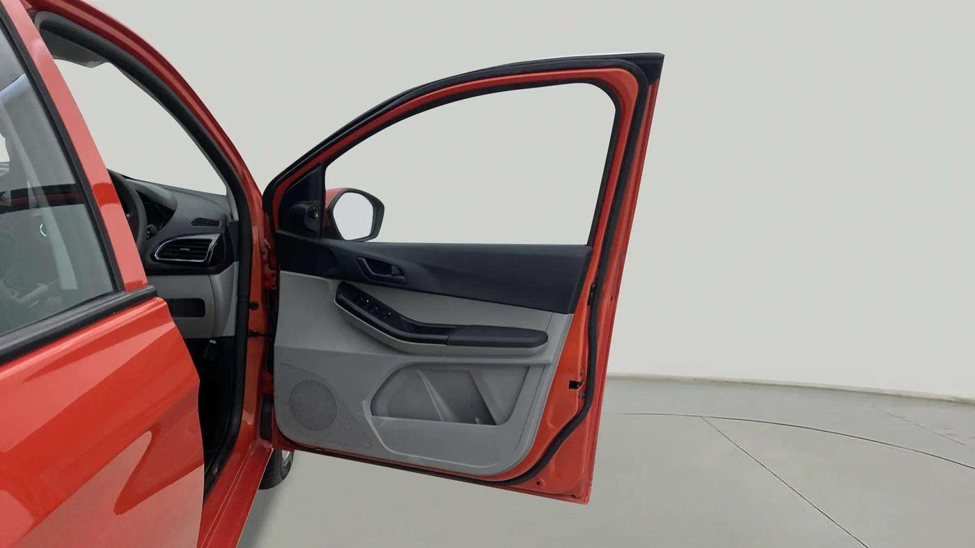 2020 Tata Tiago XT PETROL, Petrol, Manual, 24,342 km, RHS Front Door