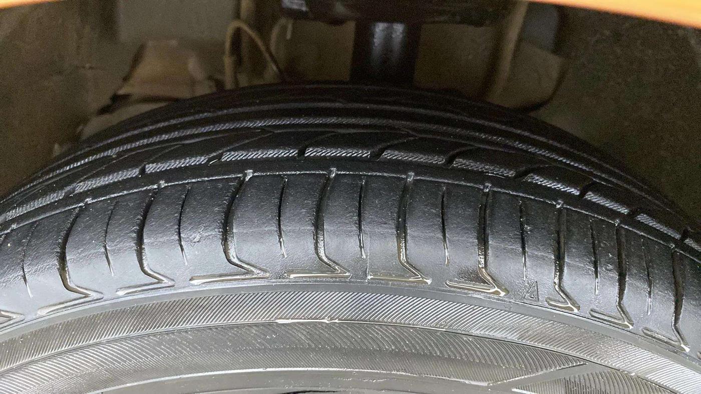 2016 Tata Tiago XZ PETROL, Petrol, Manual, 24,066 km, Left Front Tyre Tread