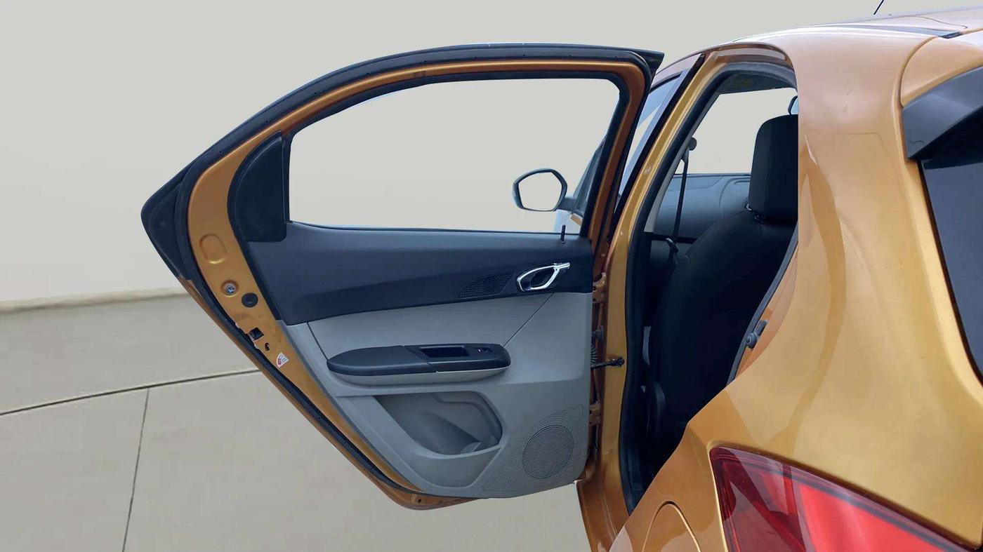 2016 Tata Tiago XZ PETROL, Petrol, Manual, 24,066 km, LHS Rear Door