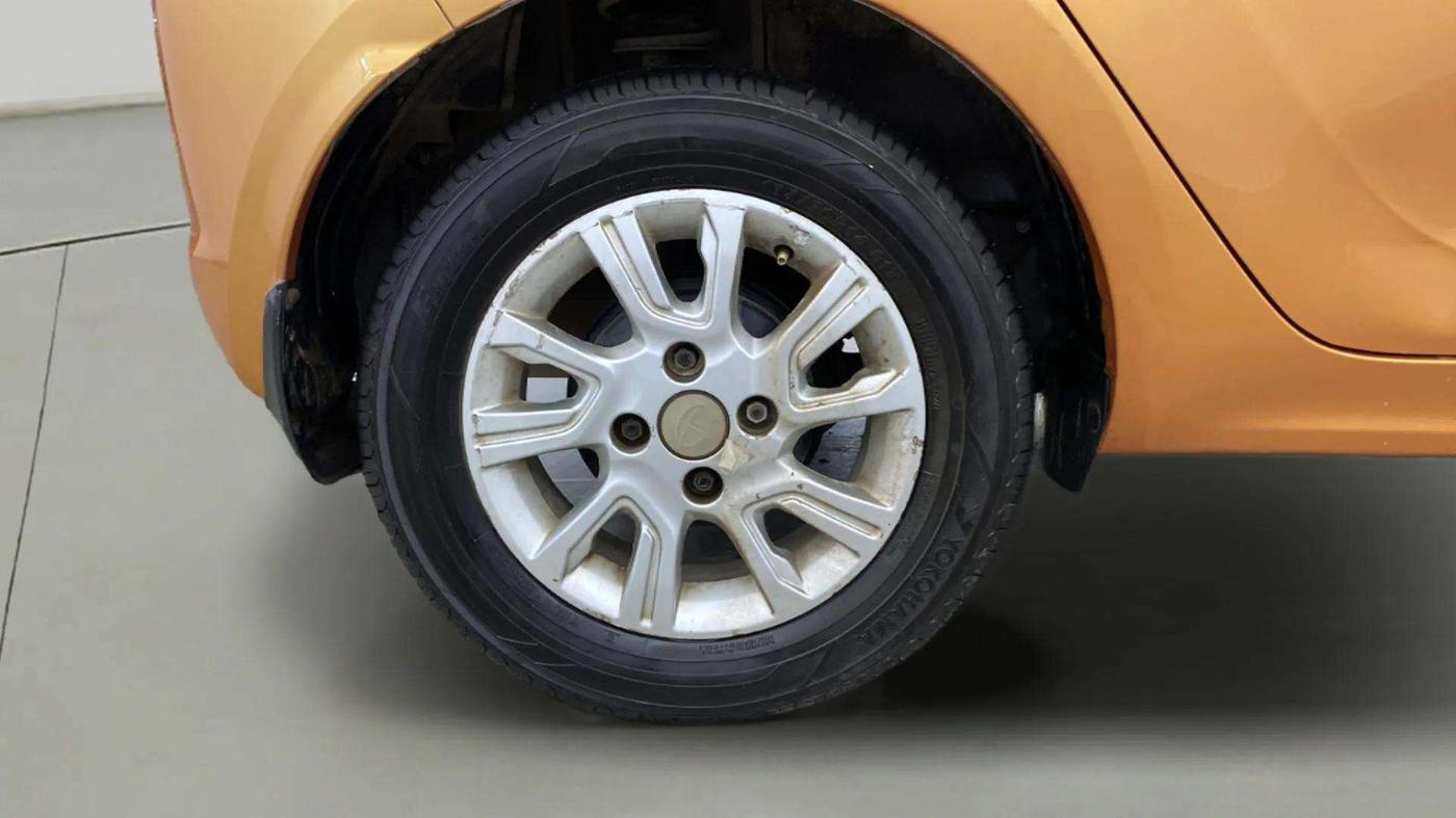 2016 Tata Tiago XZ PETROL, Petrol, Manual, 24,066 km, Right Rear Wheel